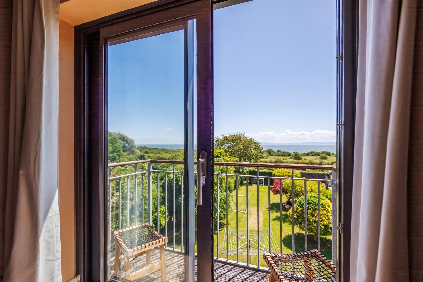 111 Fontygary Road, Rhoose, Barry, Vale Of Glamorgan, CF62 3DU